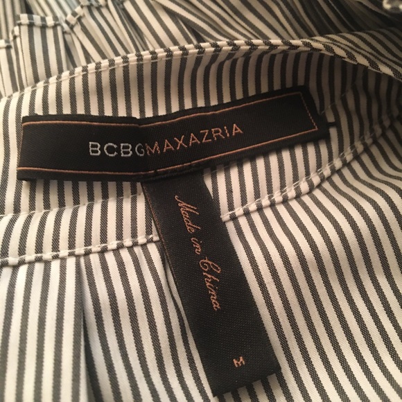 BCBG NWOT adorable top white/gray stripe/pleated neckline size M - Picture 3 of 5